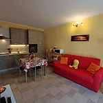 Residenza Silvana B Giardino On The Ground Floor With Parking *