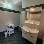 Residenza Silvana B Giardino On The Ground Floor With Parking *