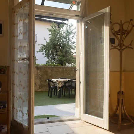 Residenza Silvana B Giardino On The Ground Floor With Parking