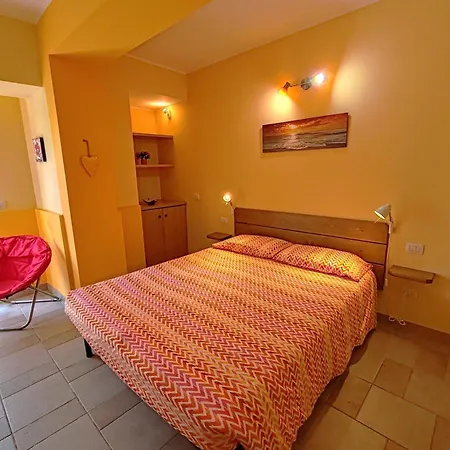 Residenza Silvana B Giardino On The Ground Floor With Parking