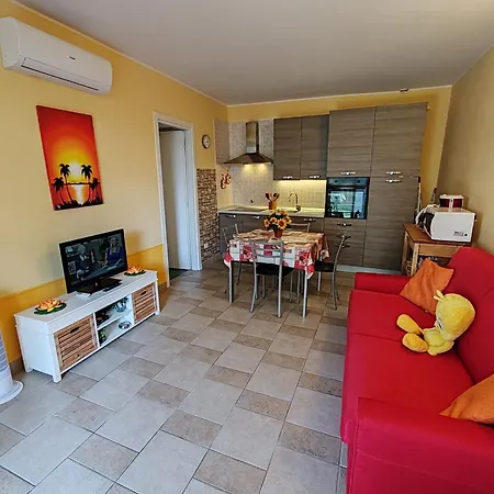 Residenza Silvana B Giardino On The Ground Floor With Parking Apartament