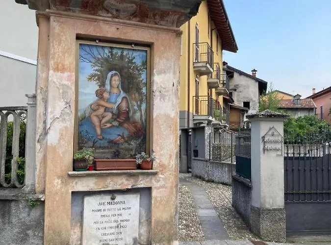 Residenza Silvana B Giardino On The Ground Floor With Parking *