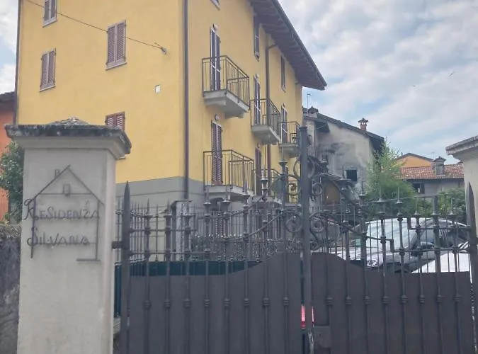 Lejlighed Residenza Silvana B Giardino On The Ground Floor With Parking