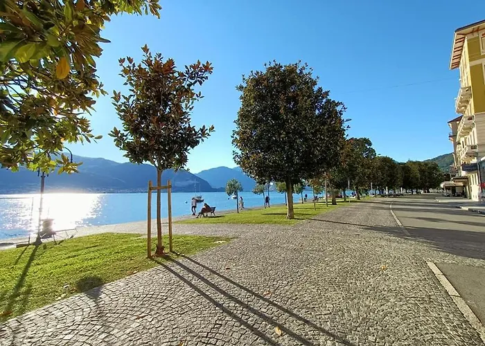 Lejlighed Residenza Silvana B Giardino On The Ground Floor With Parking