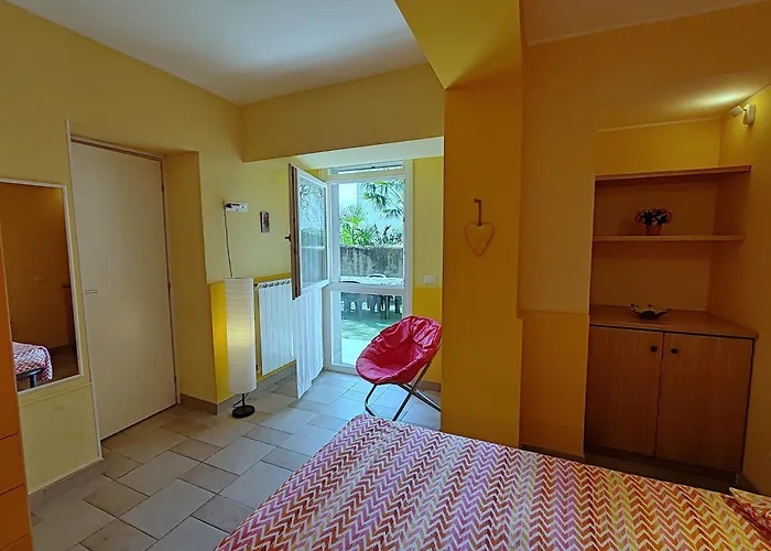 Lejlighed Residenza Silvana B Giardino On The Ground Floor With Parking Verbania